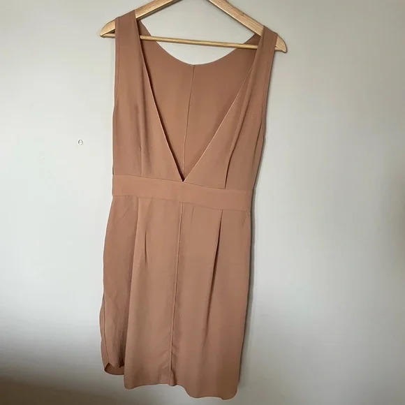 Aritzia Wilfred Leila Dress, Size 6, Salmon/Dusty Rose Colour - Picture 3 of 11